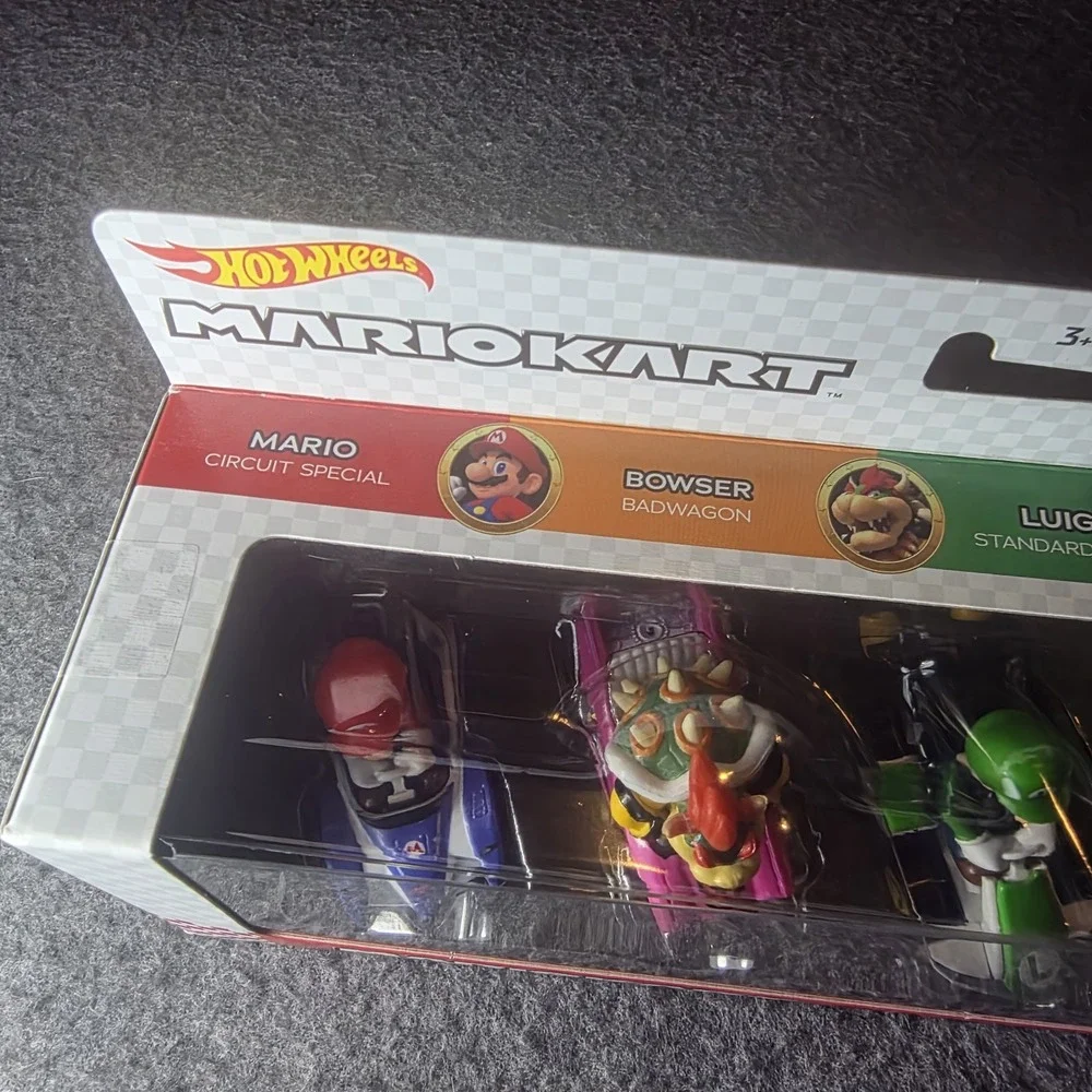 Hot Wheels Mario Kart Die-Cast 4 PACK Mario Bowser Luigi Bowser Jr NEW